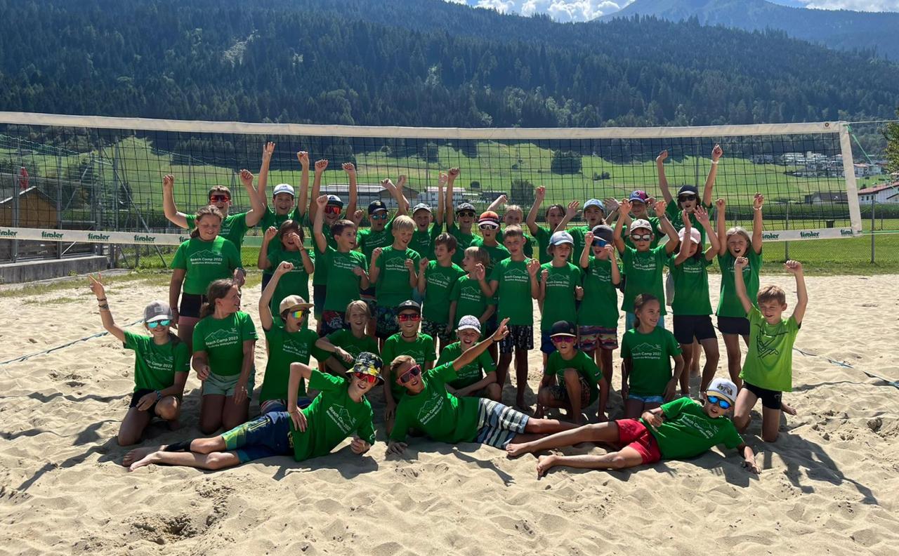Kinder und Jugendliche Volleyballgruppe des SV Raika Natters